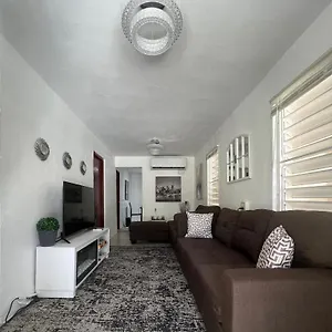 Casa Espaciosa Con Jacuzzi, Area Sur Pr Apartment Juana Diaz